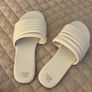 Really comfortable white slip on shoes
